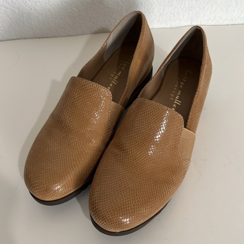 Bettye Muller Tan Leather Reptile Skin Wedge Loafers 7.5